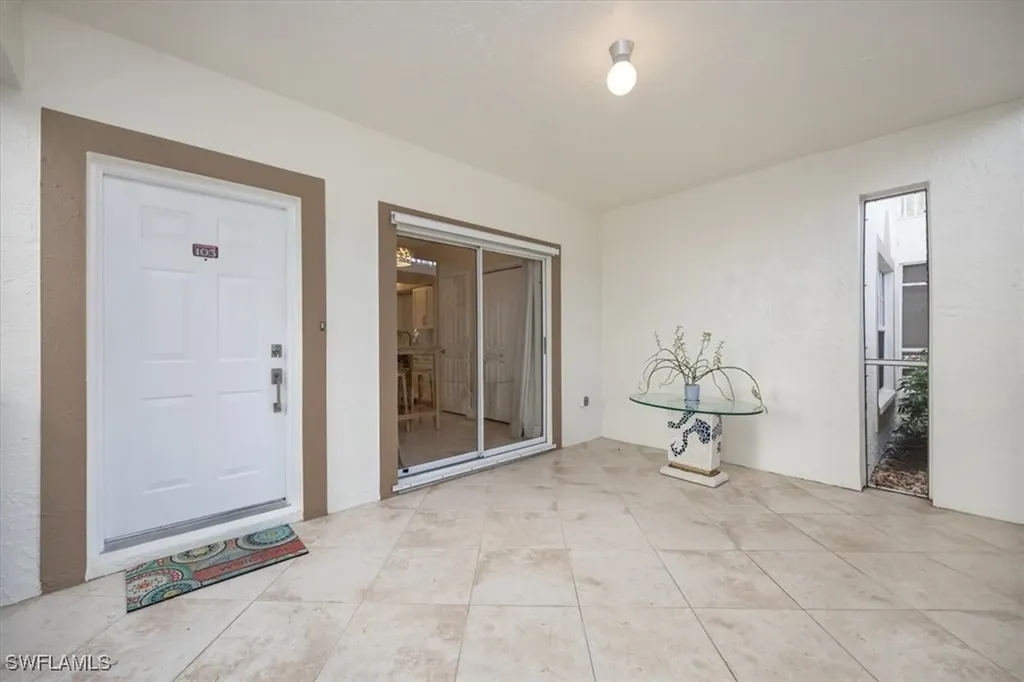 6025 Chardonnay Lane Naples FL 34119
