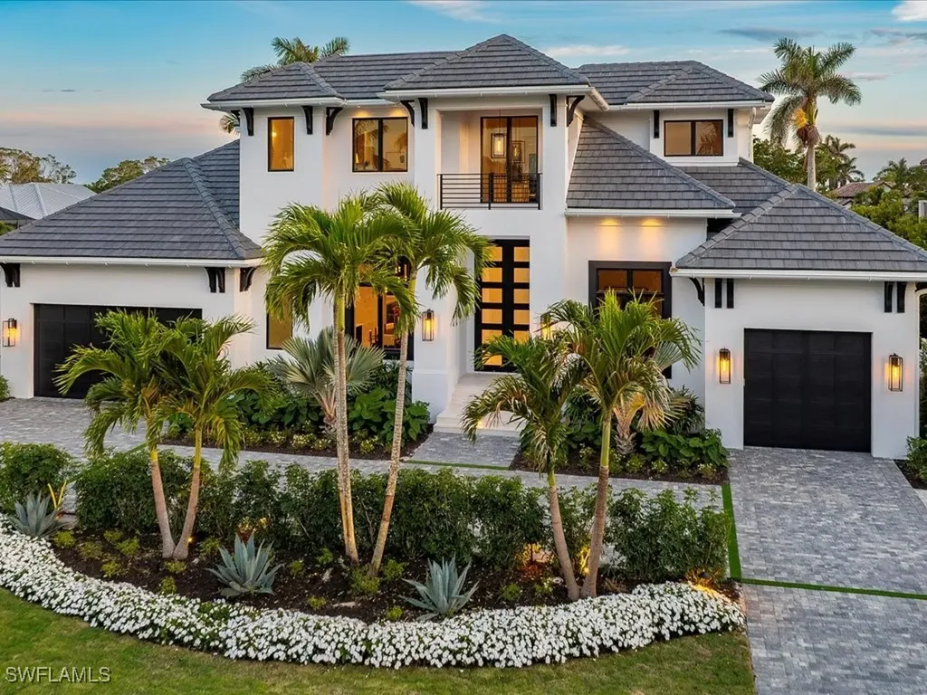 612 Binnacle Drive Naples FL 34103