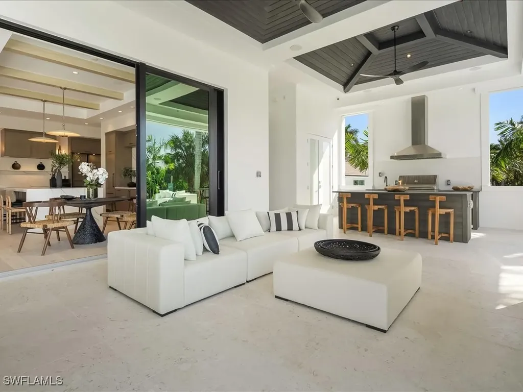 612 Binnacle Drive Naples FL 34103