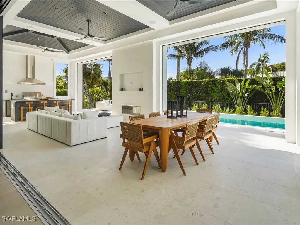 612 Binnacle Drive Naples FL 34103