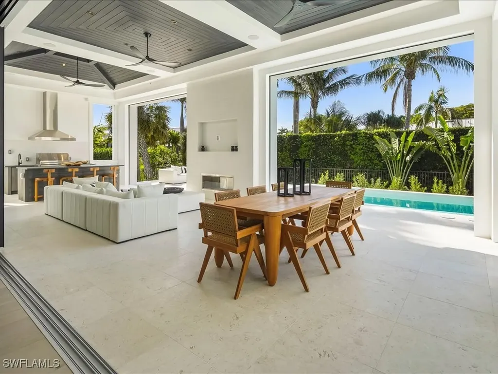 612 Binnacle Drive Naples FL 34103