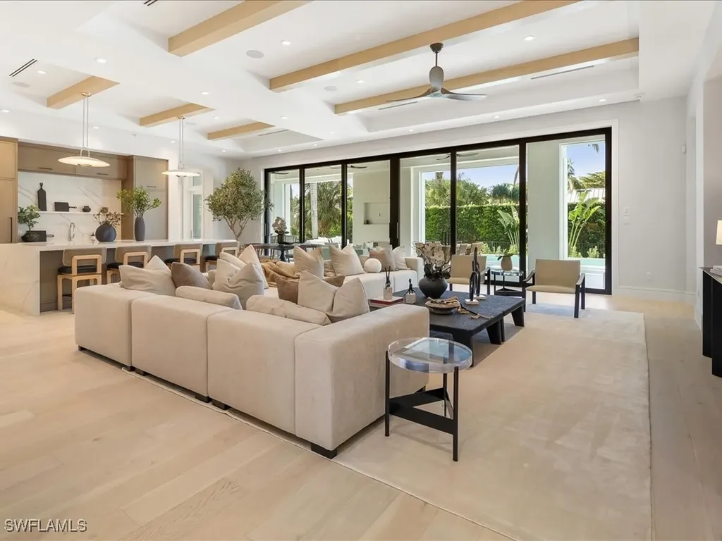 612 Binnacle Drive Naples FL 34103