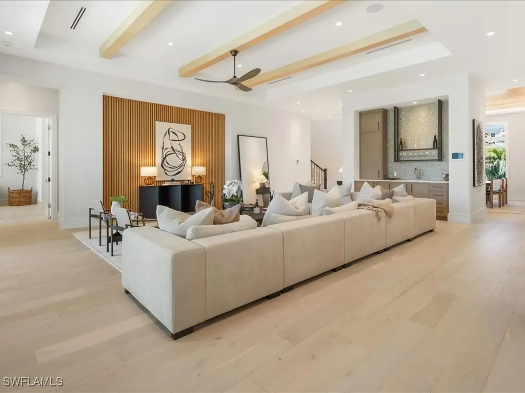 612 Binnacle Drive Naples FL 34103