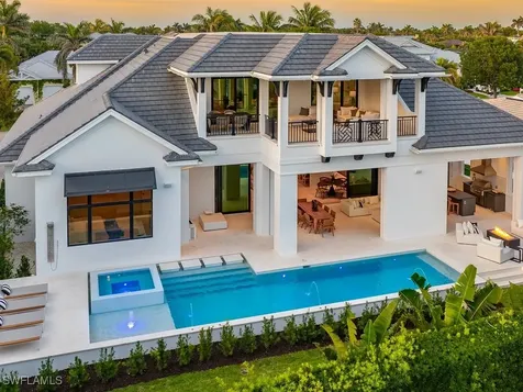612 Binnacle Drive Naples FL 34103