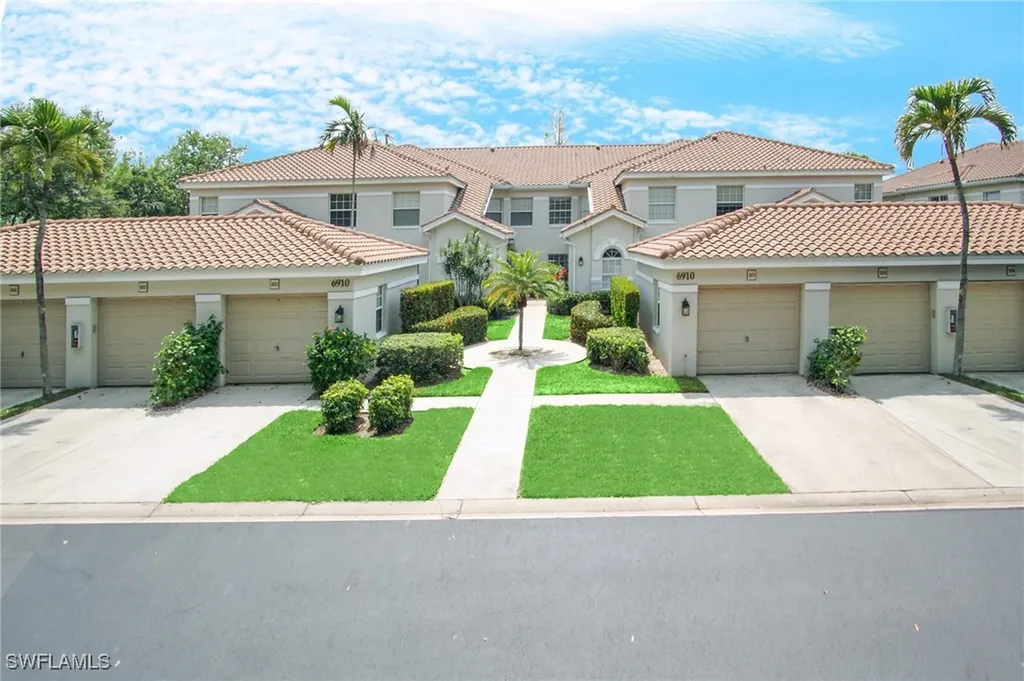 6910 Satinleaf Road N Naples FL 34109