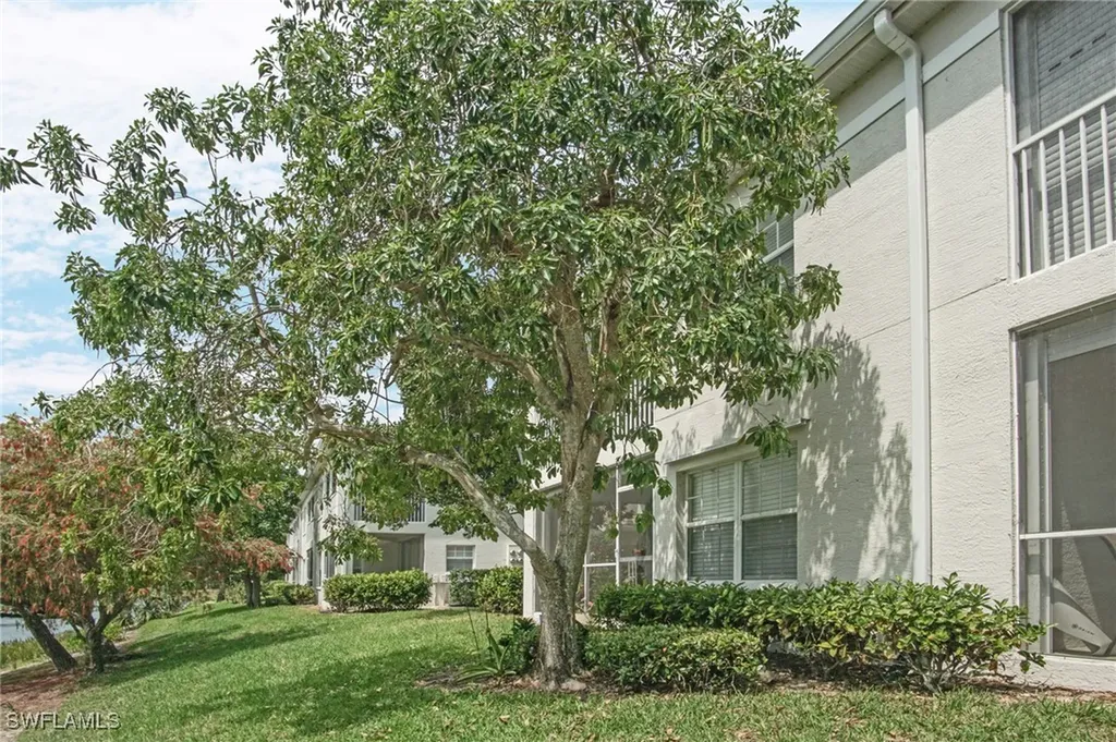 6910 Satinleaf Road N Naples FL 34109