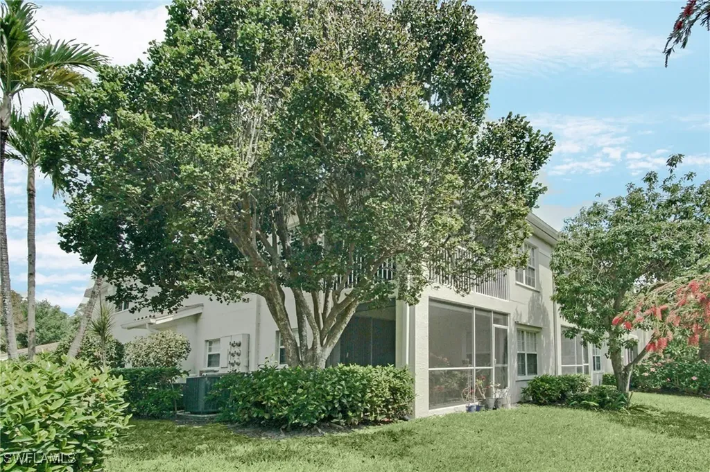 6910 Satinleaf Road N Naples FL 34109