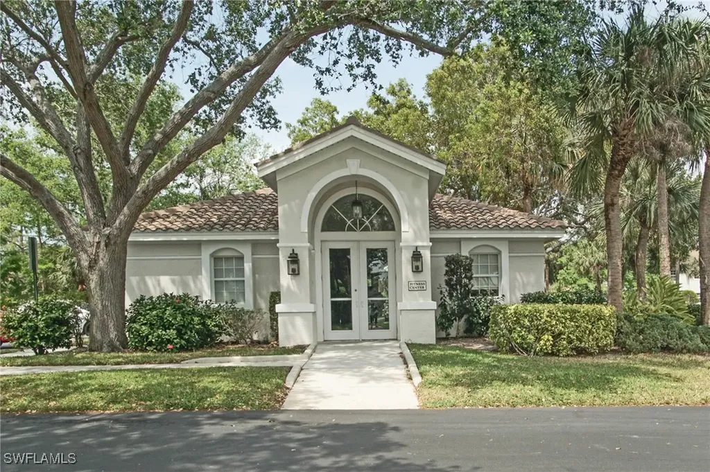 6910 Satinleaf Road N Naples FL 34109