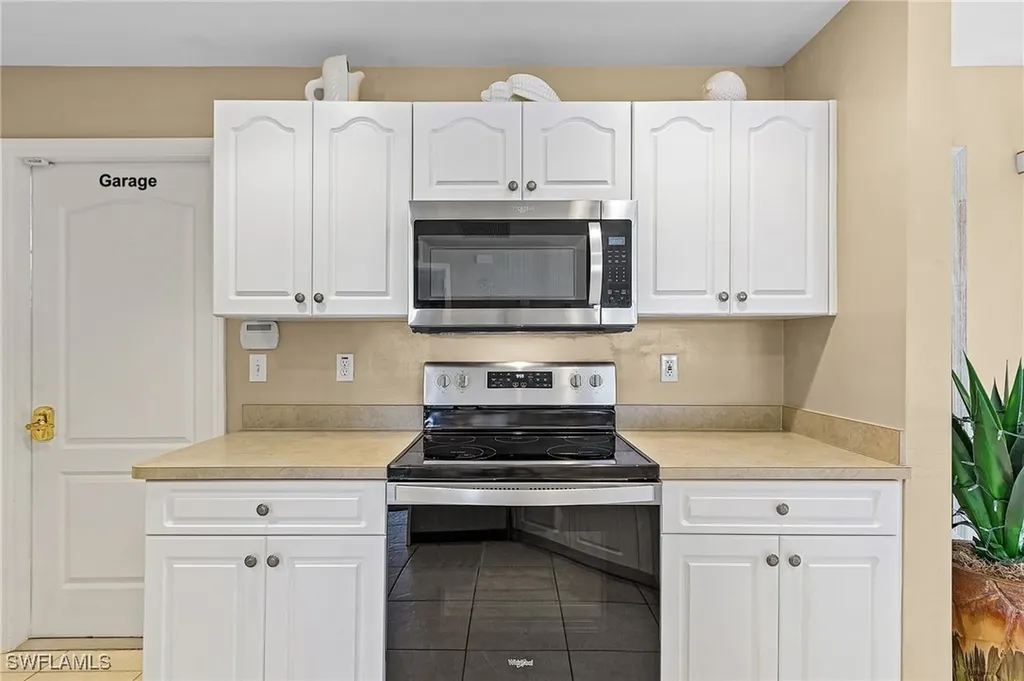 924 NE 11th Avenue Cape Coral FL 33909