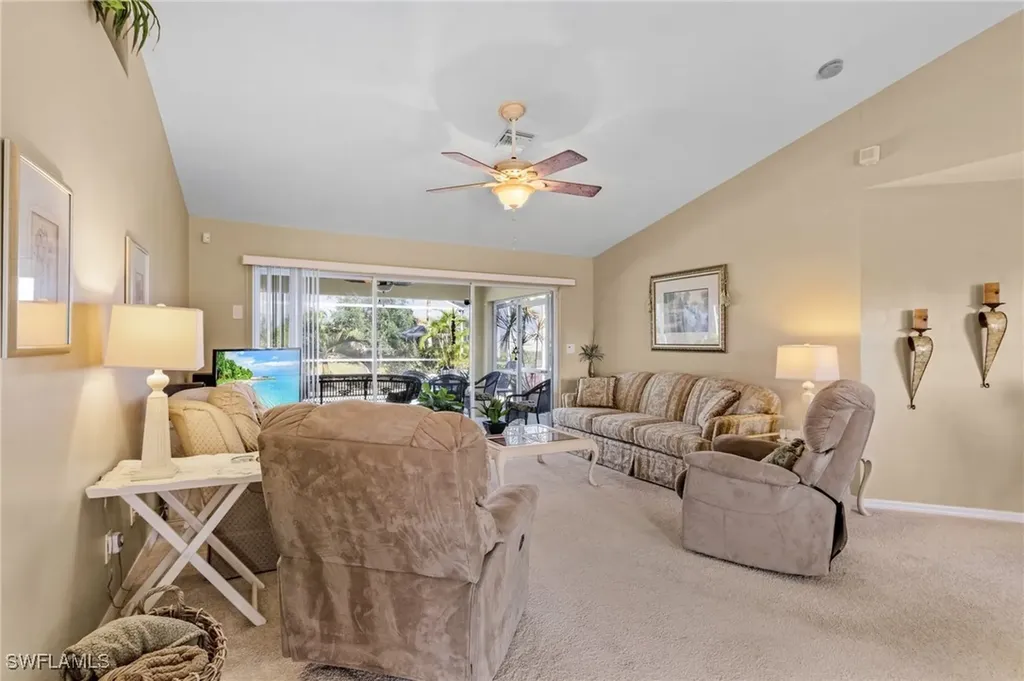 924 NE 11th Avenue Cape Coral FL 33909