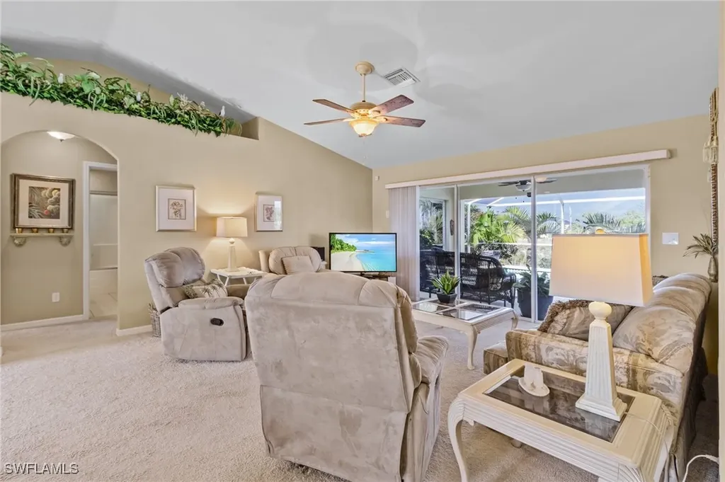 924 NE 11th Avenue Cape Coral FL 33909