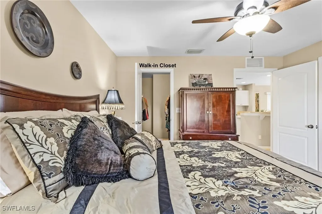 924 NE 11th Avenue Cape Coral FL 33909