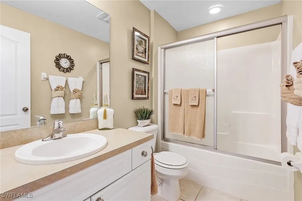 924 NE 11th Avenue Cape Coral FL 33909