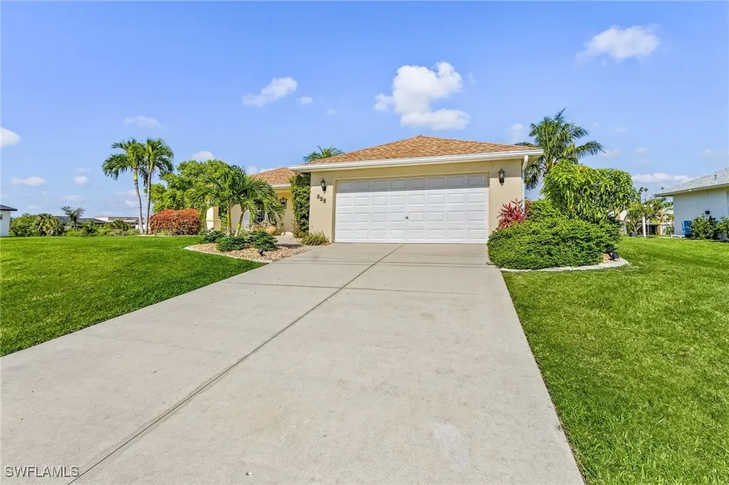 924 NE 11th Avenue Cape Coral FL 33909