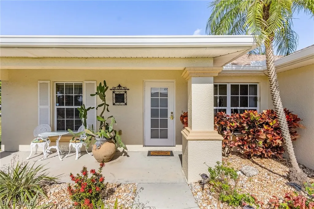 924 NE 11th Avenue Cape Coral FL 33909