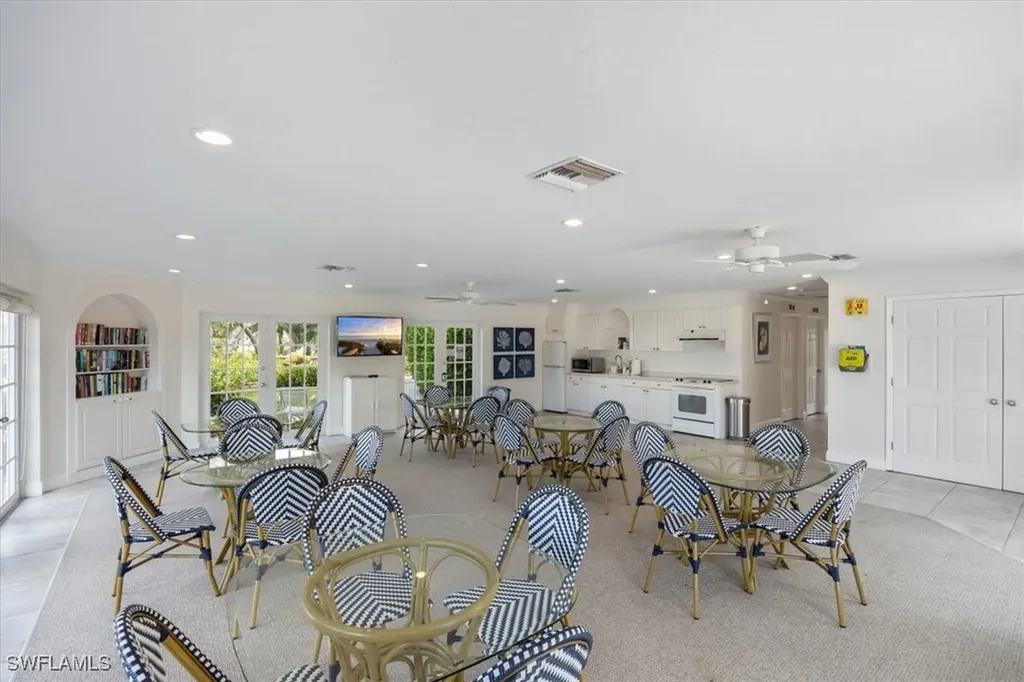 780 Willowbrook Drive Naples FL 34108
