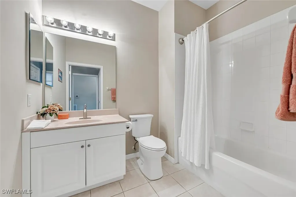 4844 Hampshire Court Naples FL 34112