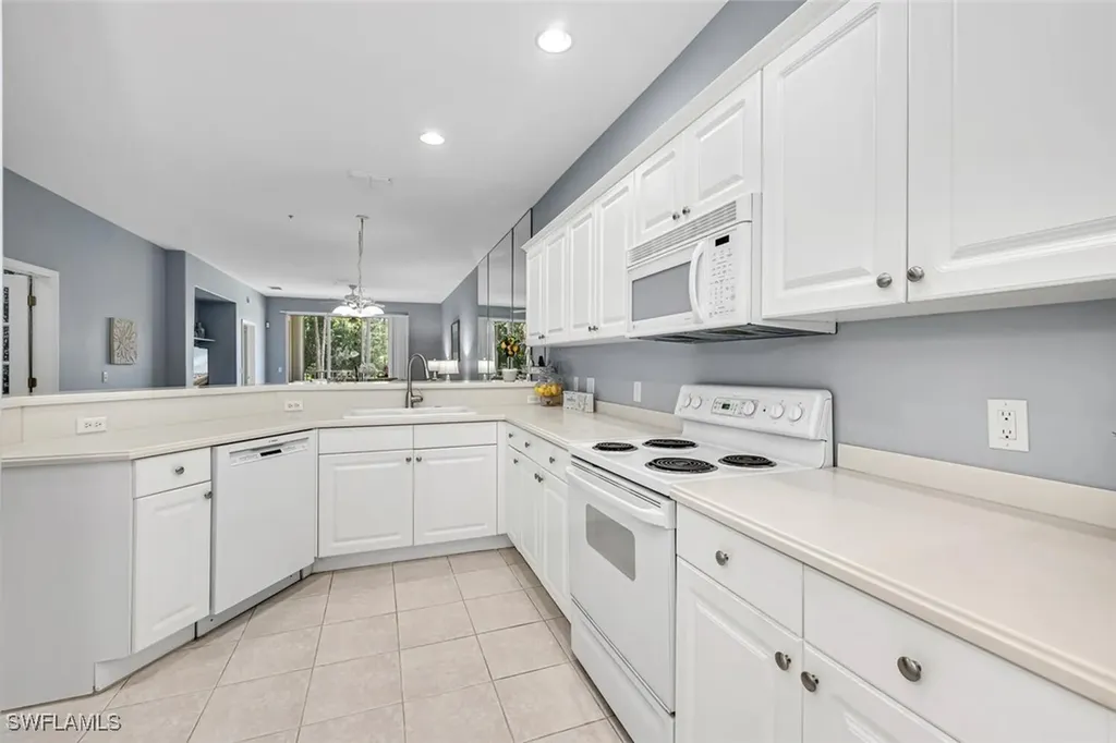 4844 Hampshire Court Naples FL 34112