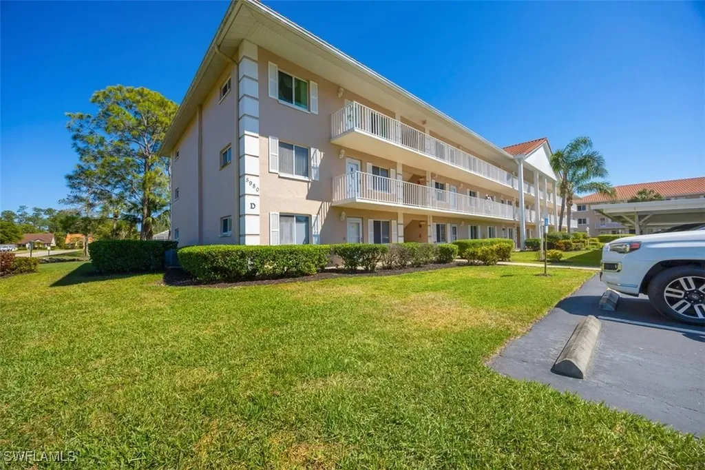 5980 Amherst Drive Naples FL 34112