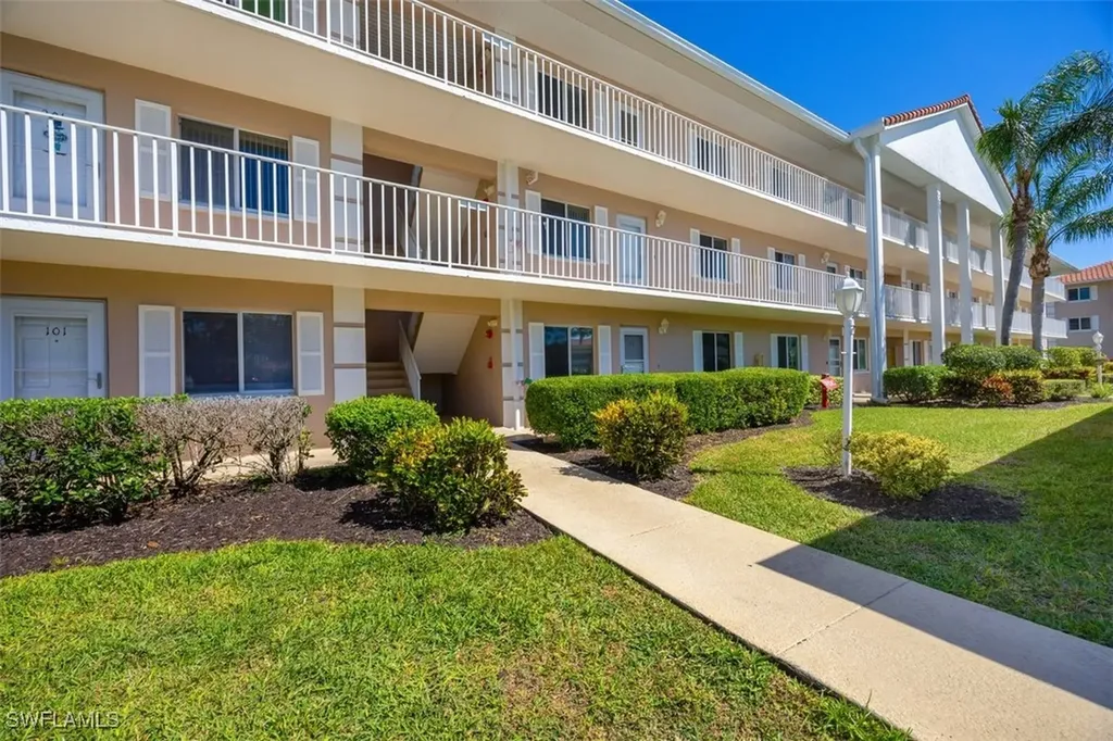 5980 Amherst Drive Naples FL 34112