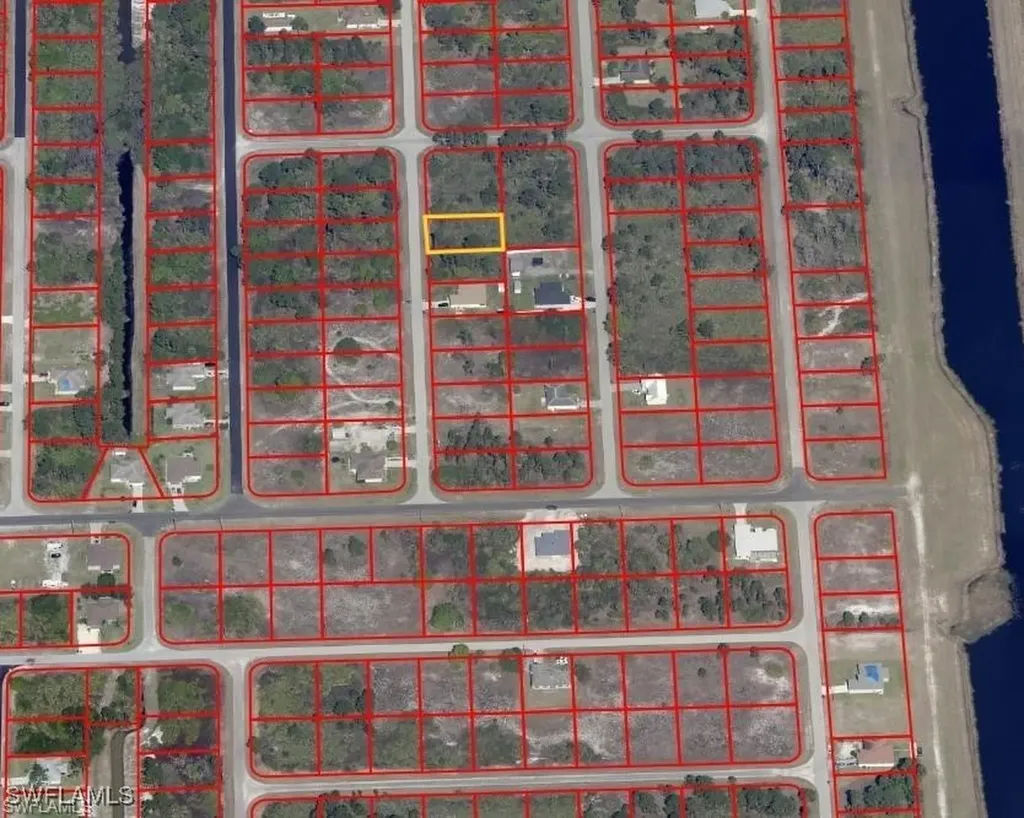759 Bianca Avenue S Lehigh Acres FL 33974