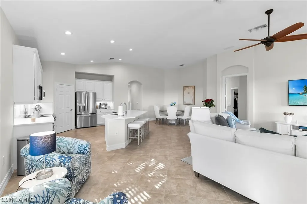 1286 Rialto Way Naples FL 34114
