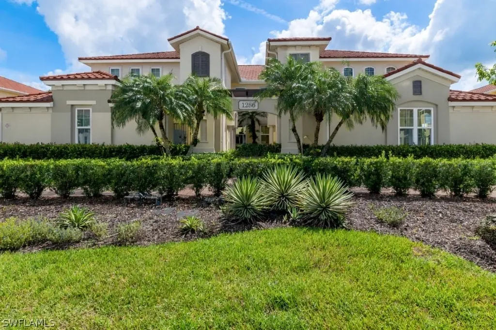 1286 Rialto Way Naples FL 34114