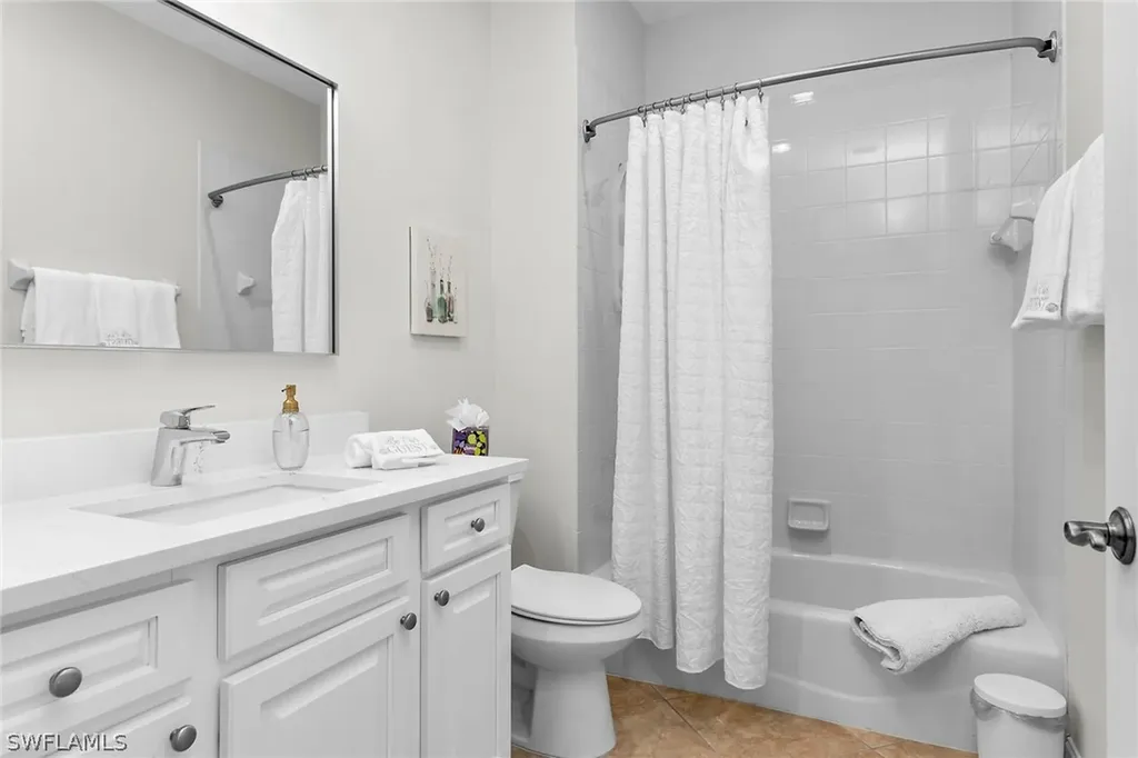 1286 Rialto Way Naples FL 34114