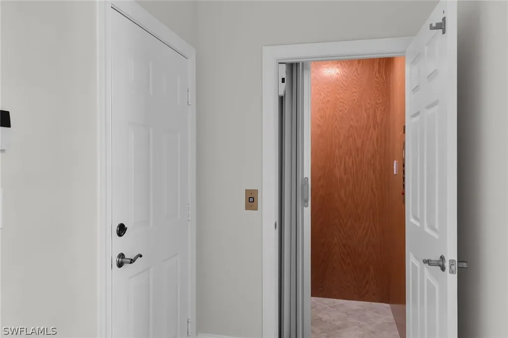 1286 Rialto Way Naples FL 34114