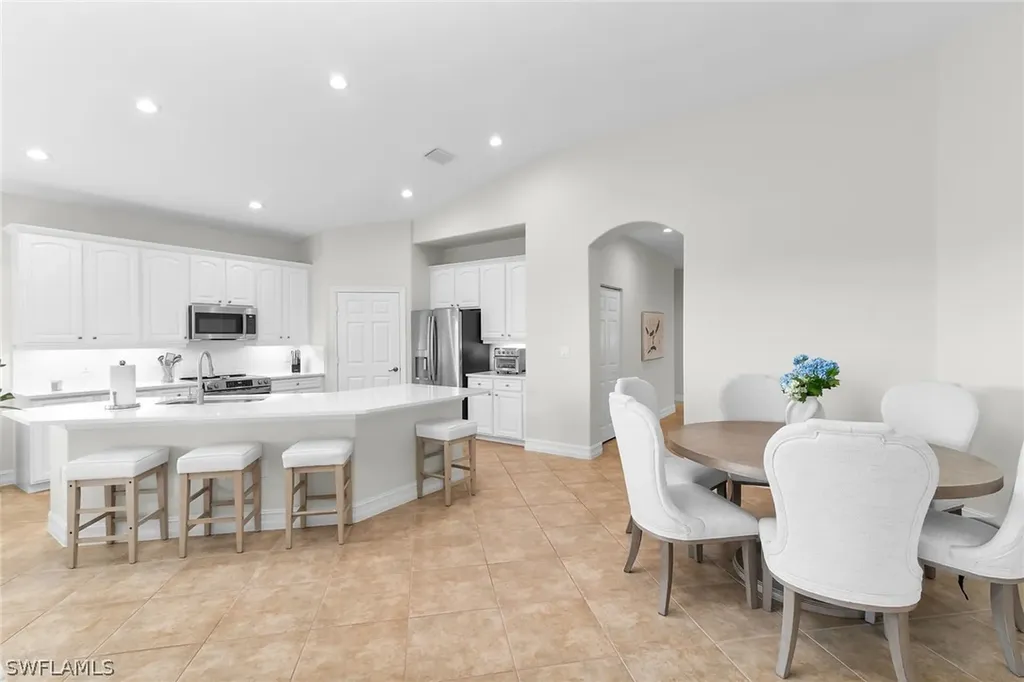 1286 Rialto Way Naples FL 34114