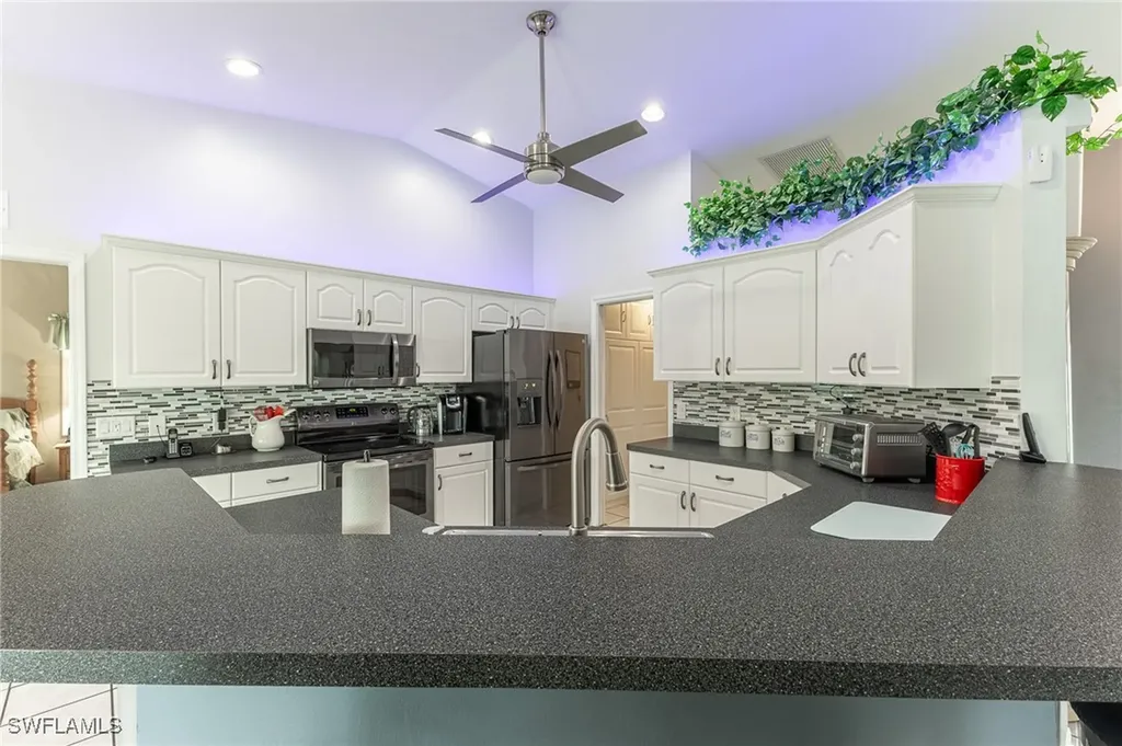 1814 SE 9th Terrace Cape Coral FL 33990