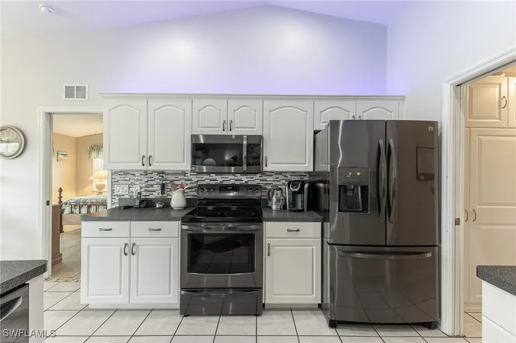 1814 SE 9th Terrace Cape Coral FL 33990
