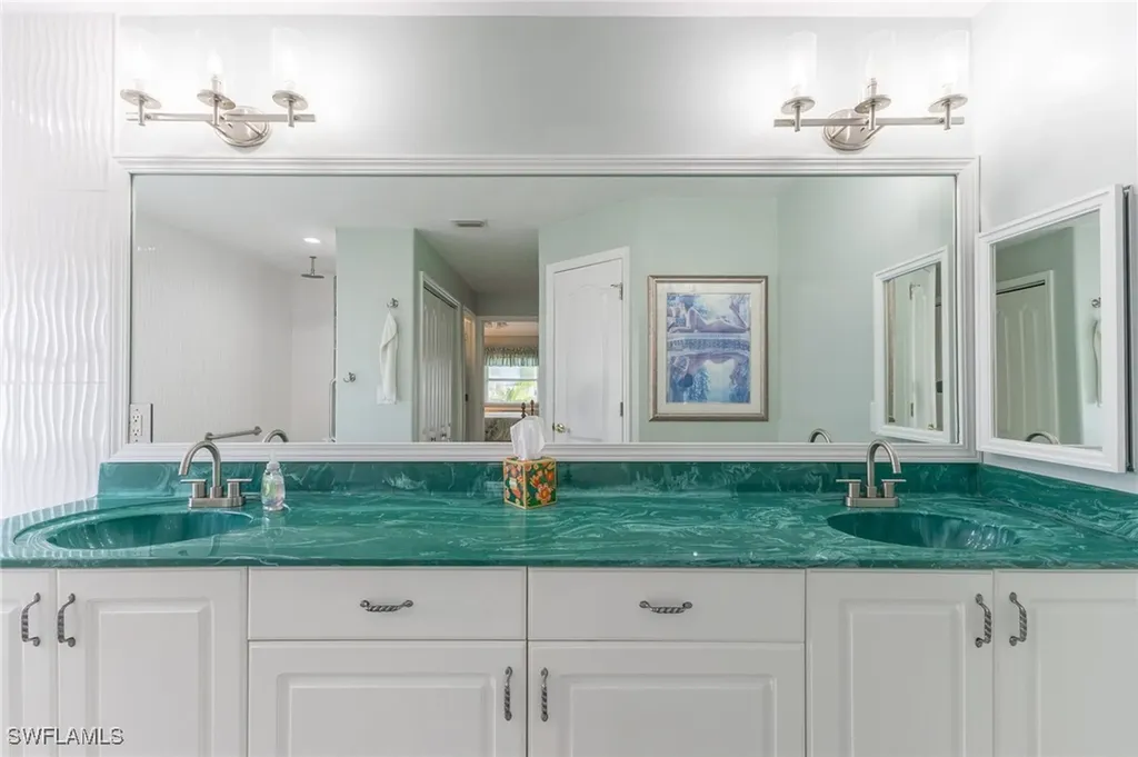 1814 SE 9th Terrace Cape Coral FL 33990