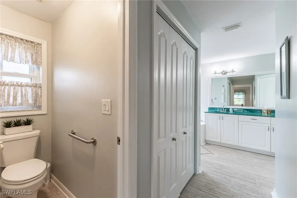 1814 SE 9th Terrace Cape Coral FL 33990
