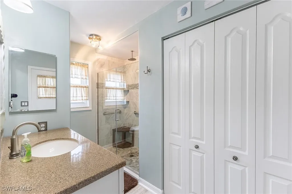 1814 SE 9th Terrace Cape Coral FL 33990