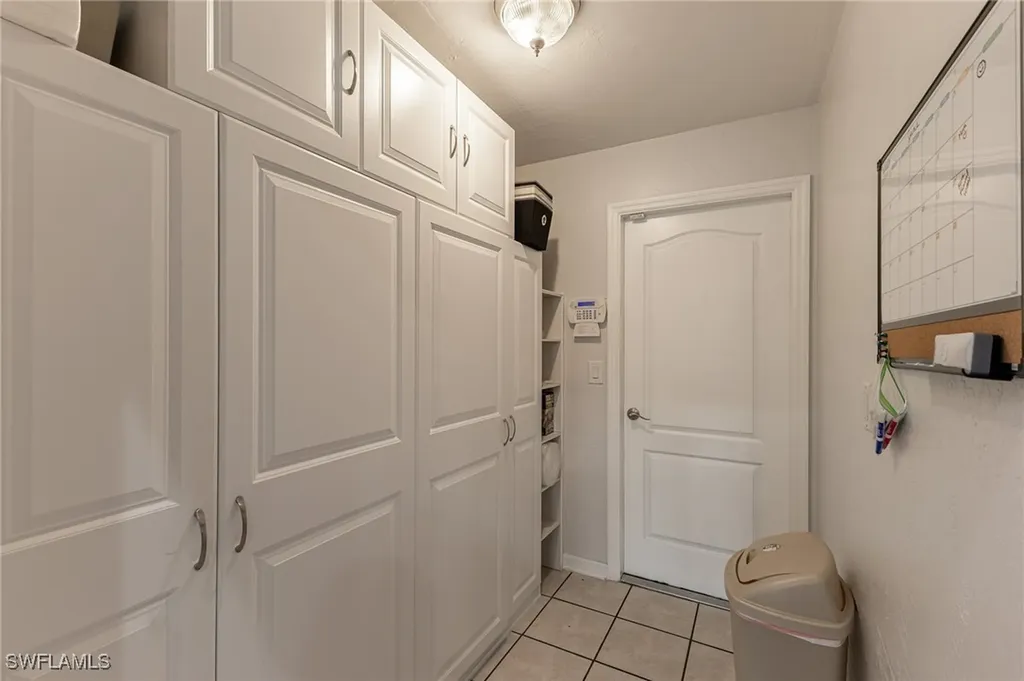 1814 SE 9th Terrace Cape Coral FL 33990
