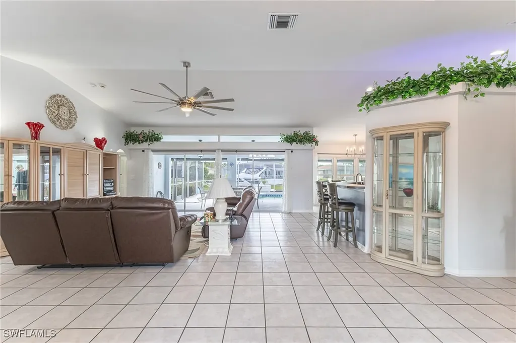 1814 SE 9th Terrace Cape Coral FL 33990