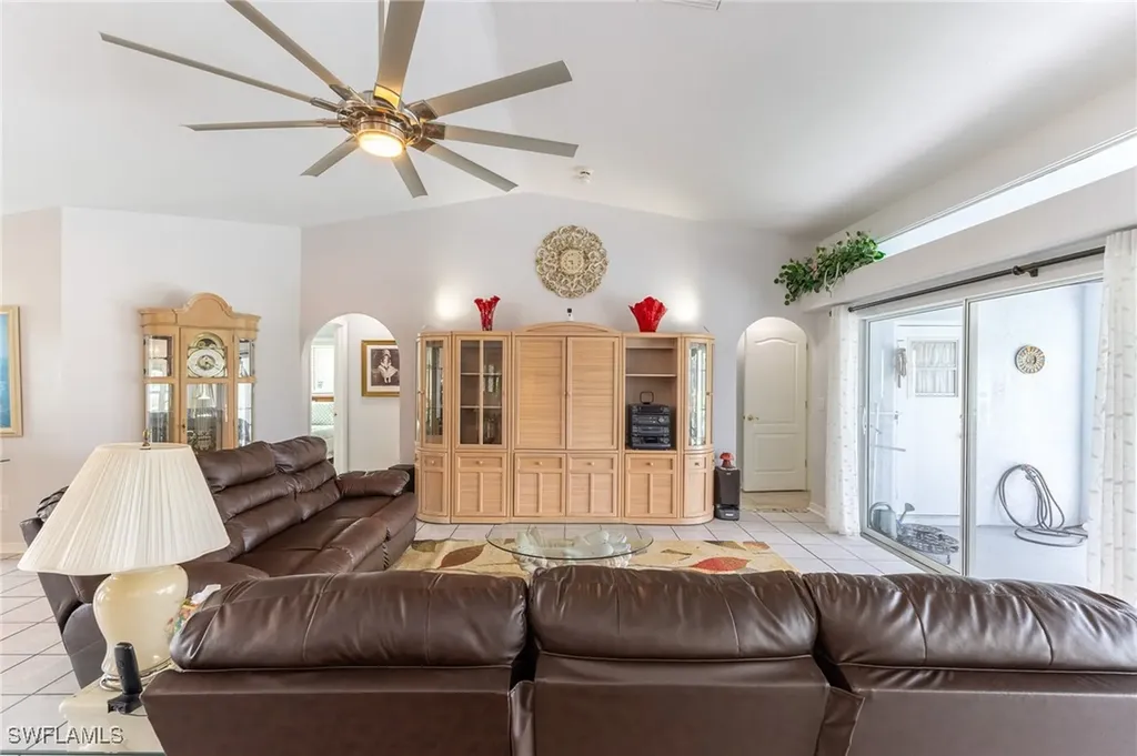 1814 SE 9th Terrace Cape Coral FL 33990