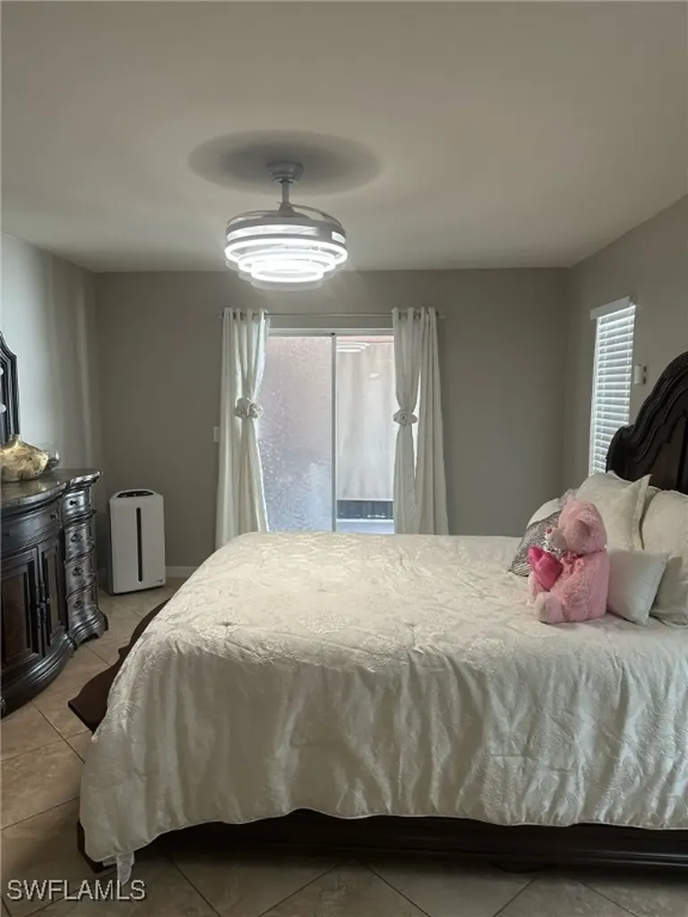 1404 SE 30th Terrace Cape Coral FL 33904