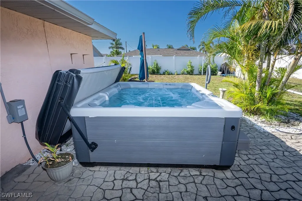 1404 SE 30th Terrace Cape Coral FL 33904