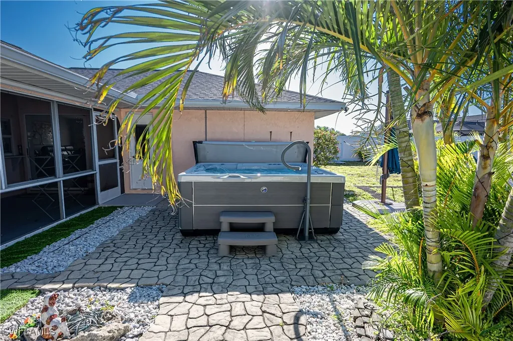 1404 SE 30th Terrace Cape Coral FL 33904