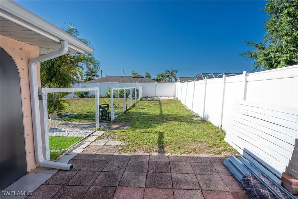 1404 SE 30th Terrace Cape Coral FL 33904