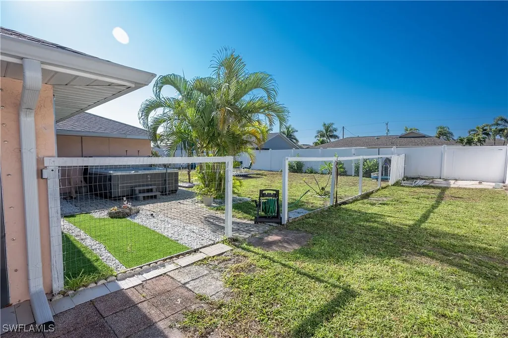 1404 SE 30th Terrace Cape Coral FL 33904