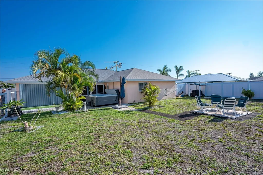 1404 SE 30th Terrace Cape Coral FL 33904