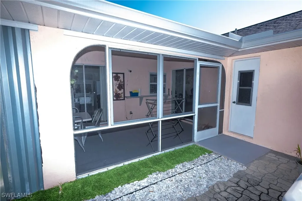 1404 SE 30th Terrace Cape Coral FL 33904