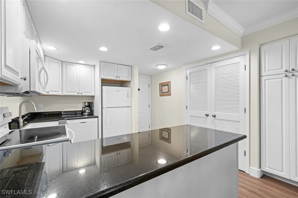 2230 Camino Del Mar Drive Sanibel FL 33957