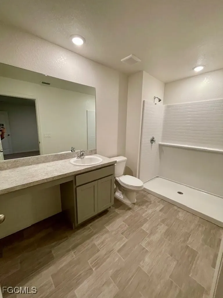 206 NW 13th Terrace Cape Coral FL 33993