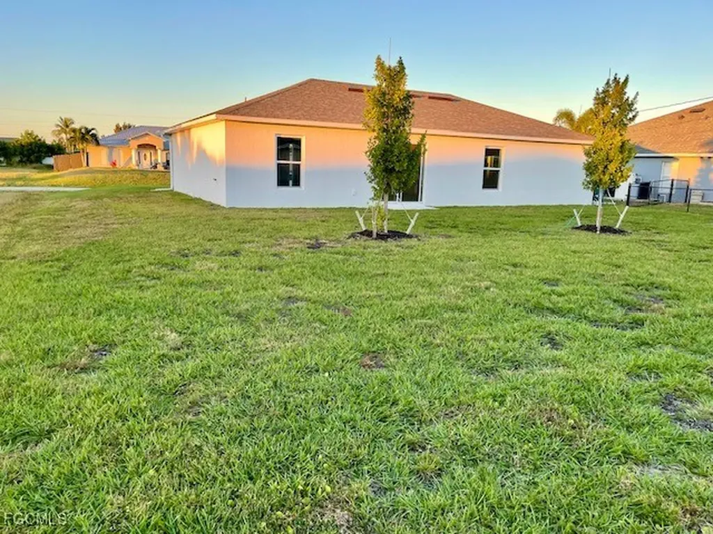 206 NW 13th Terrace Cape Coral FL 33993