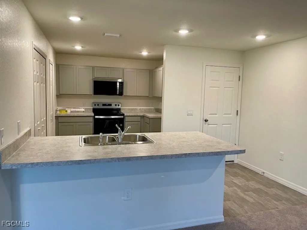 206 NW 13th Terrace Cape Coral FL 33993
