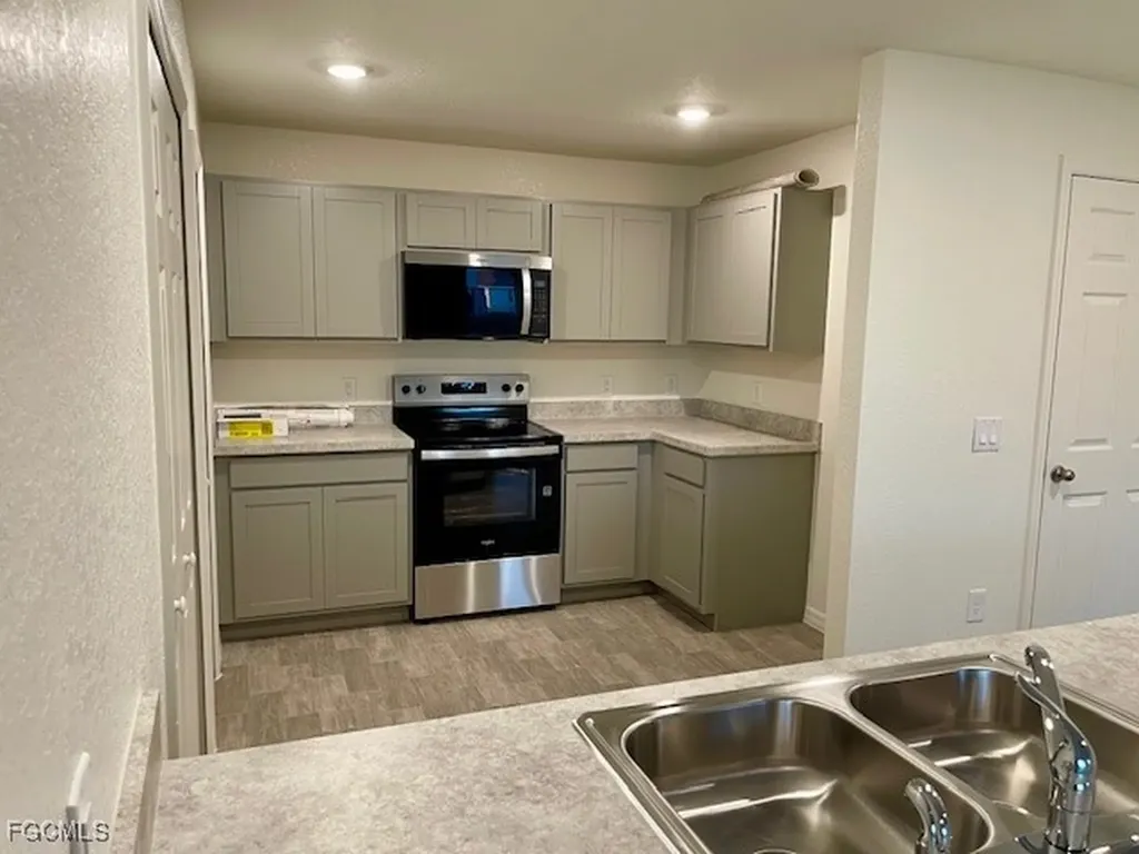 206 NW 13th Terrace Cape Coral FL 33993